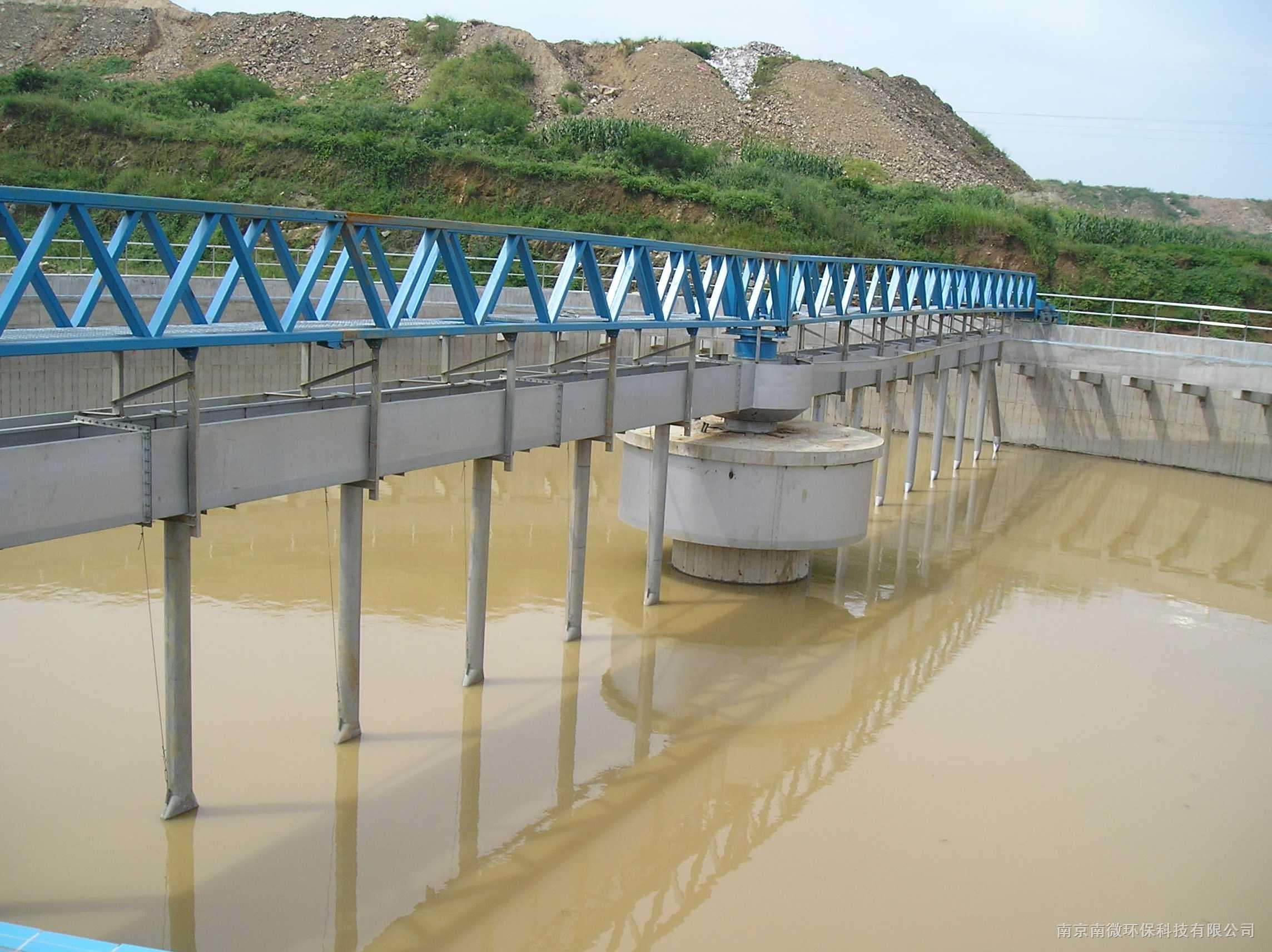 ZBGX型周邊傳動(dòng)刮吸泥機(jī)